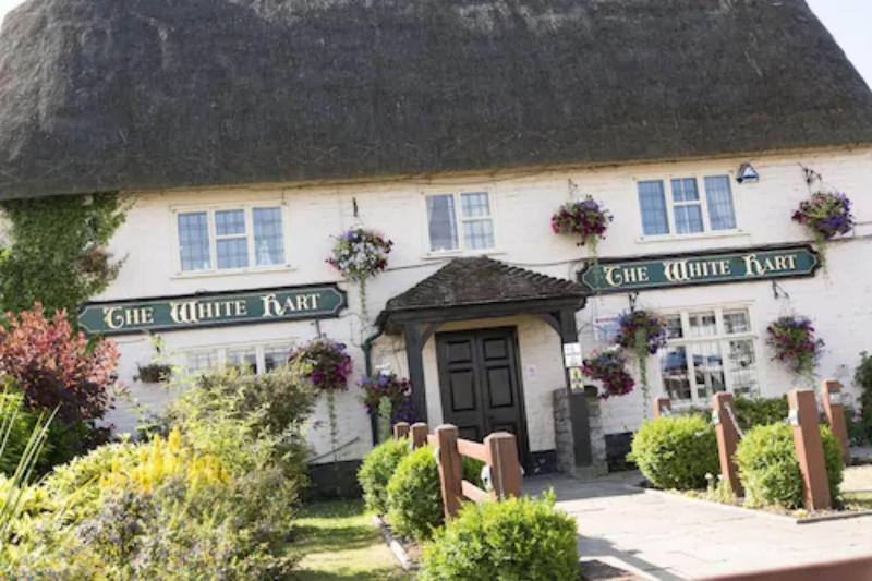 The White Hart, Wroughton Bed and Breakfast Swindon Esterno foto