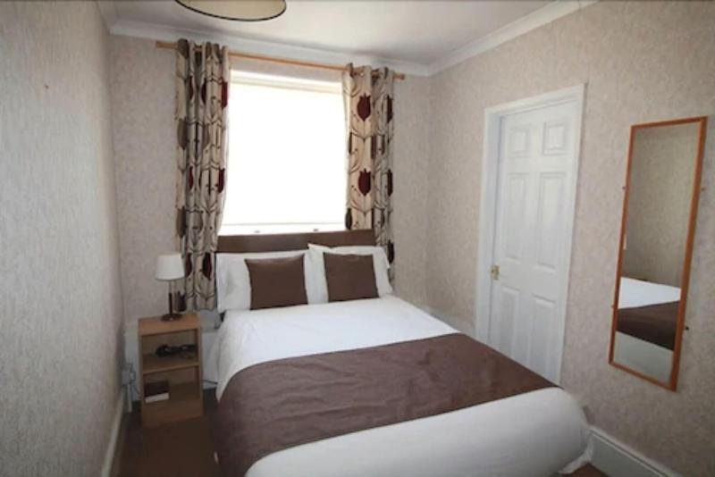 The White Hart, Wroughton Bed and Breakfast Swindon Esterno foto