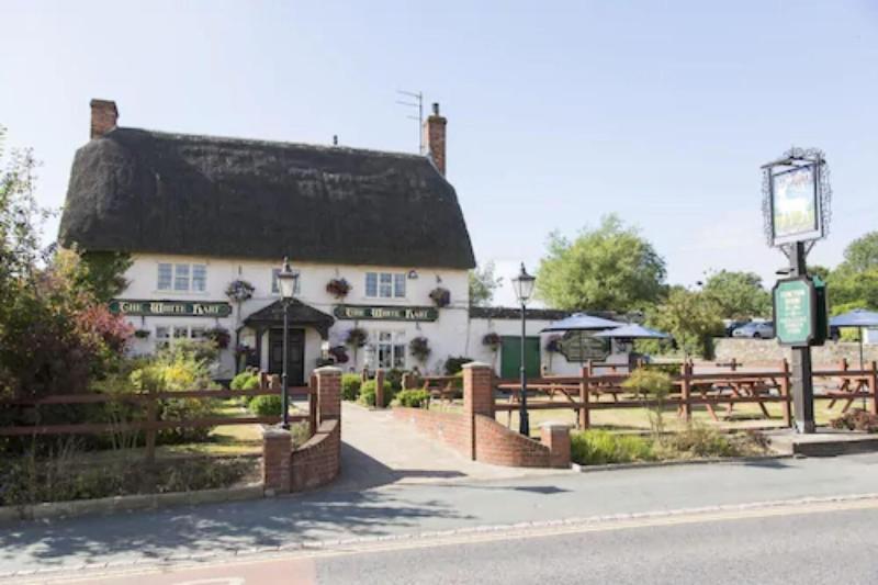 The White Hart, Wroughton Bed and Breakfast Swindon Esterno foto